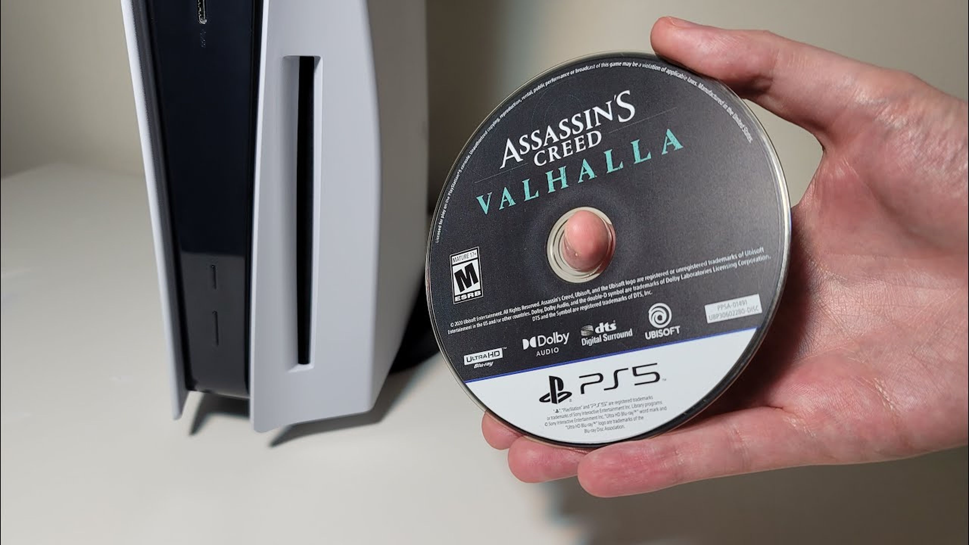 Cómo sacar un disco atascado en una PlayStation 5