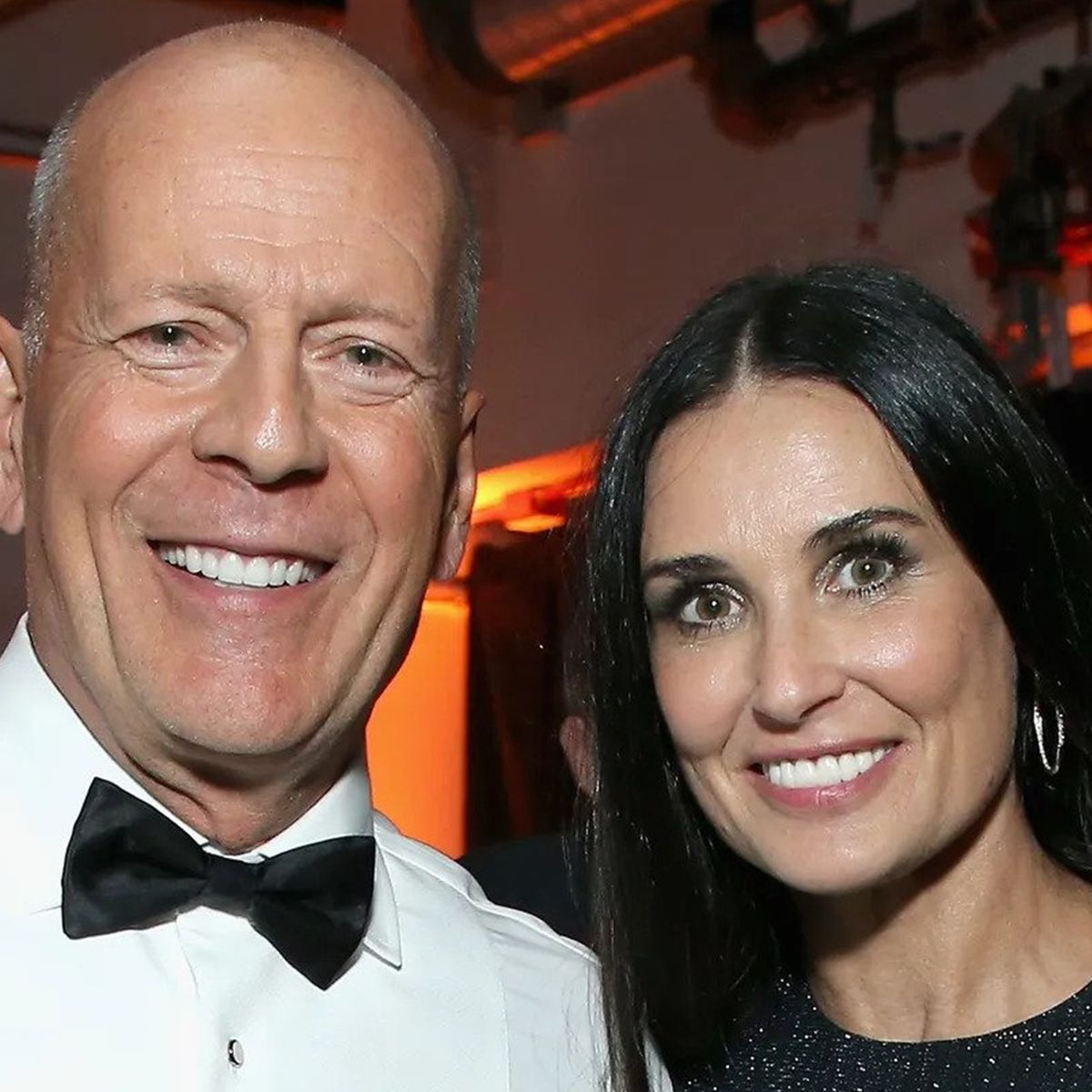 Ante el estado de Bruce Willis, Demi Moore se muda con él y 