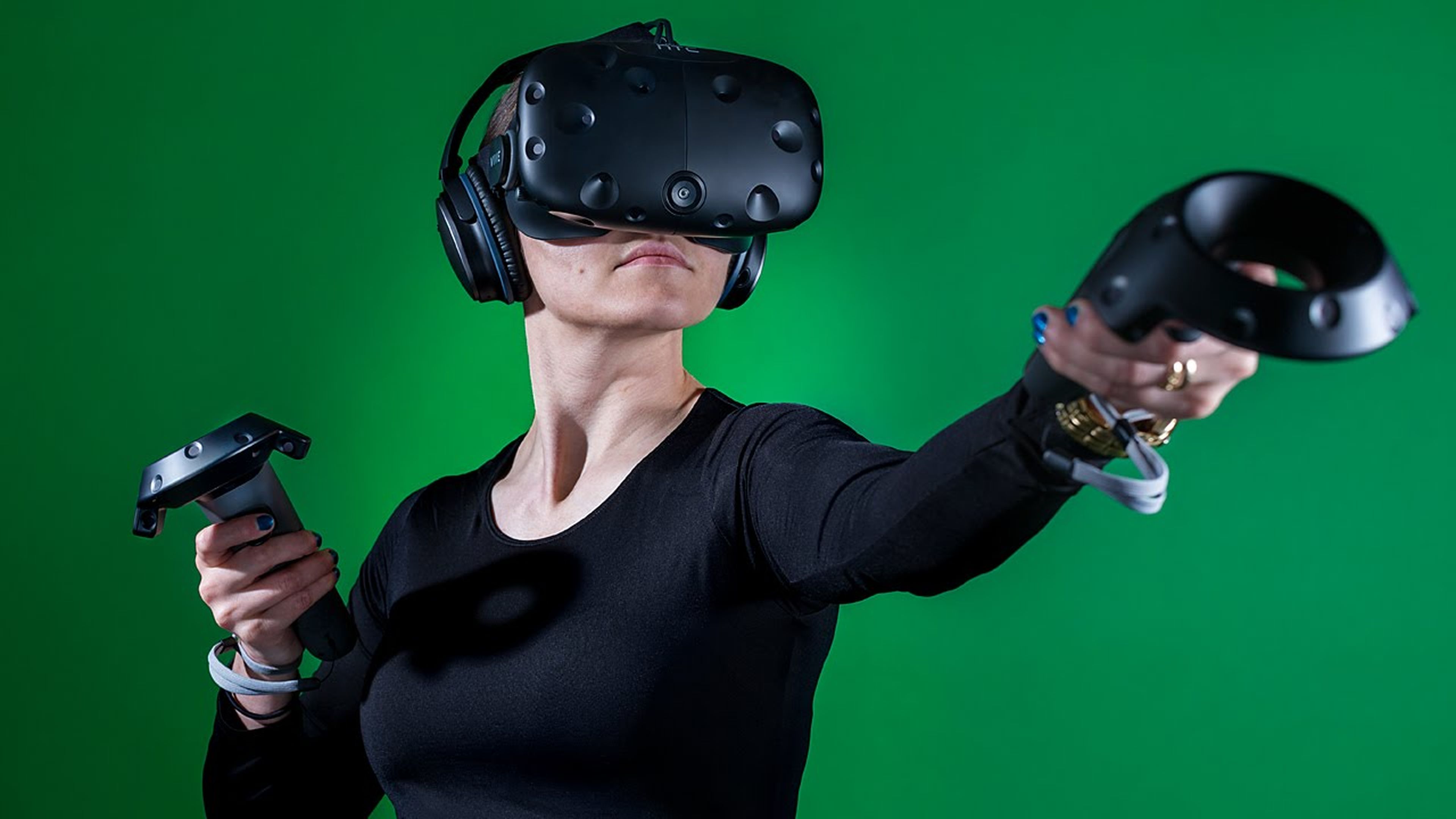 Как называется виар игры. ВР очки HTC Vive. VR шлем Vive. Виар шлем HTC. Шлем виртуальной реальности HTC Vive Pro 2.