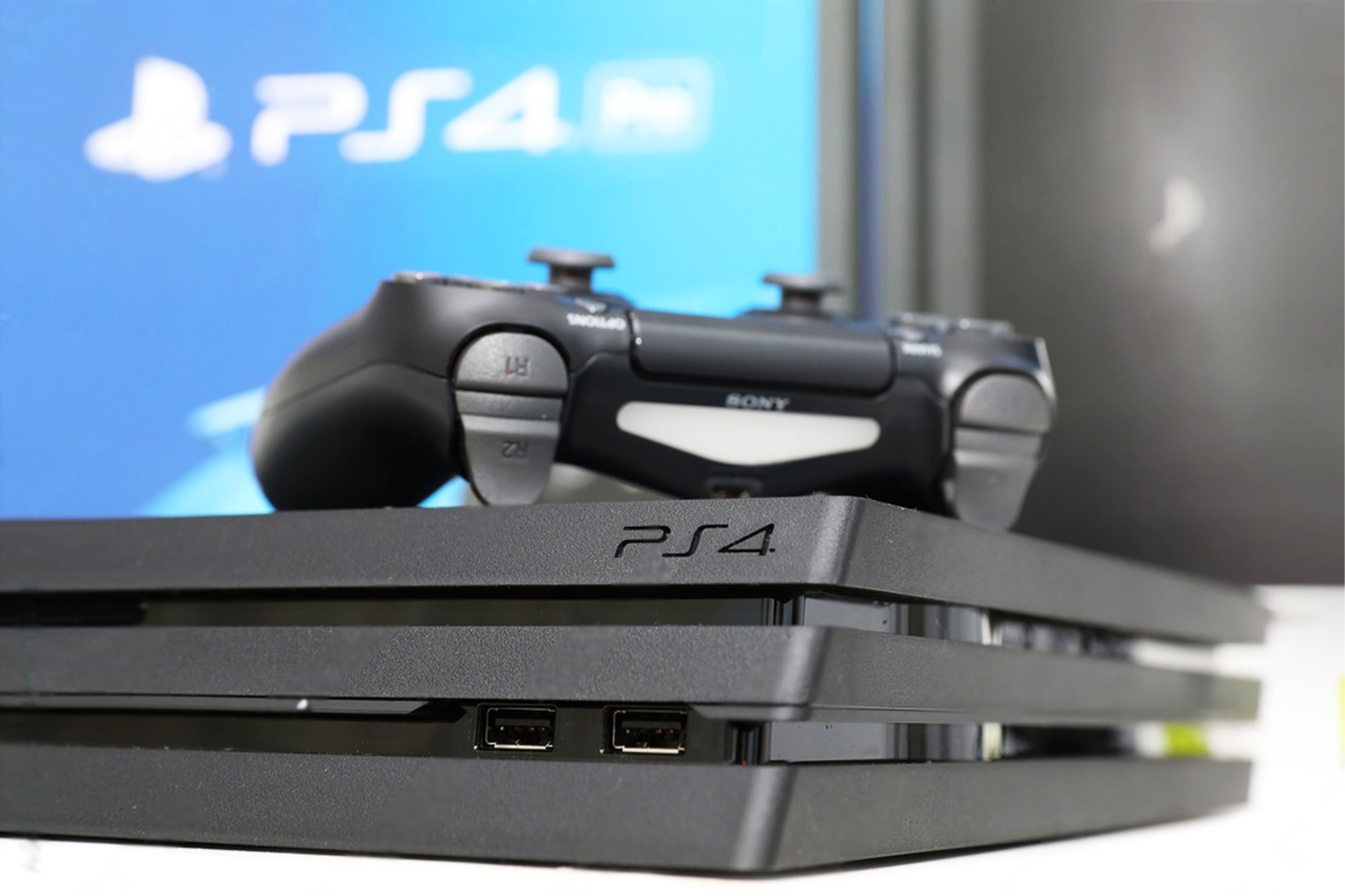 Es PlayStation 4 una consola retro? La hemos encontrado en segunda mano a  precios ridículos
