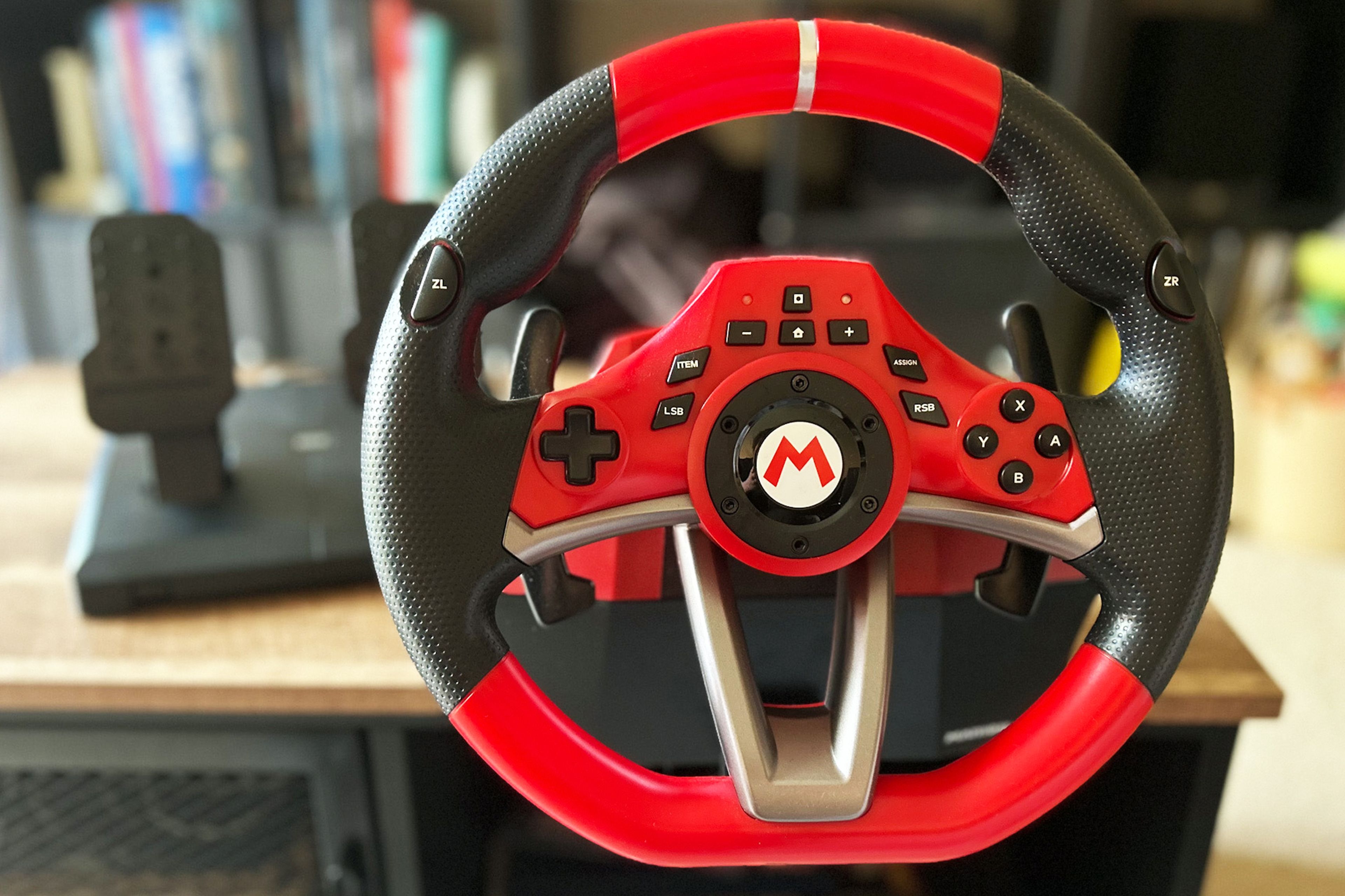 HORI Mario Kart Racing Wheel Pro Deluxe