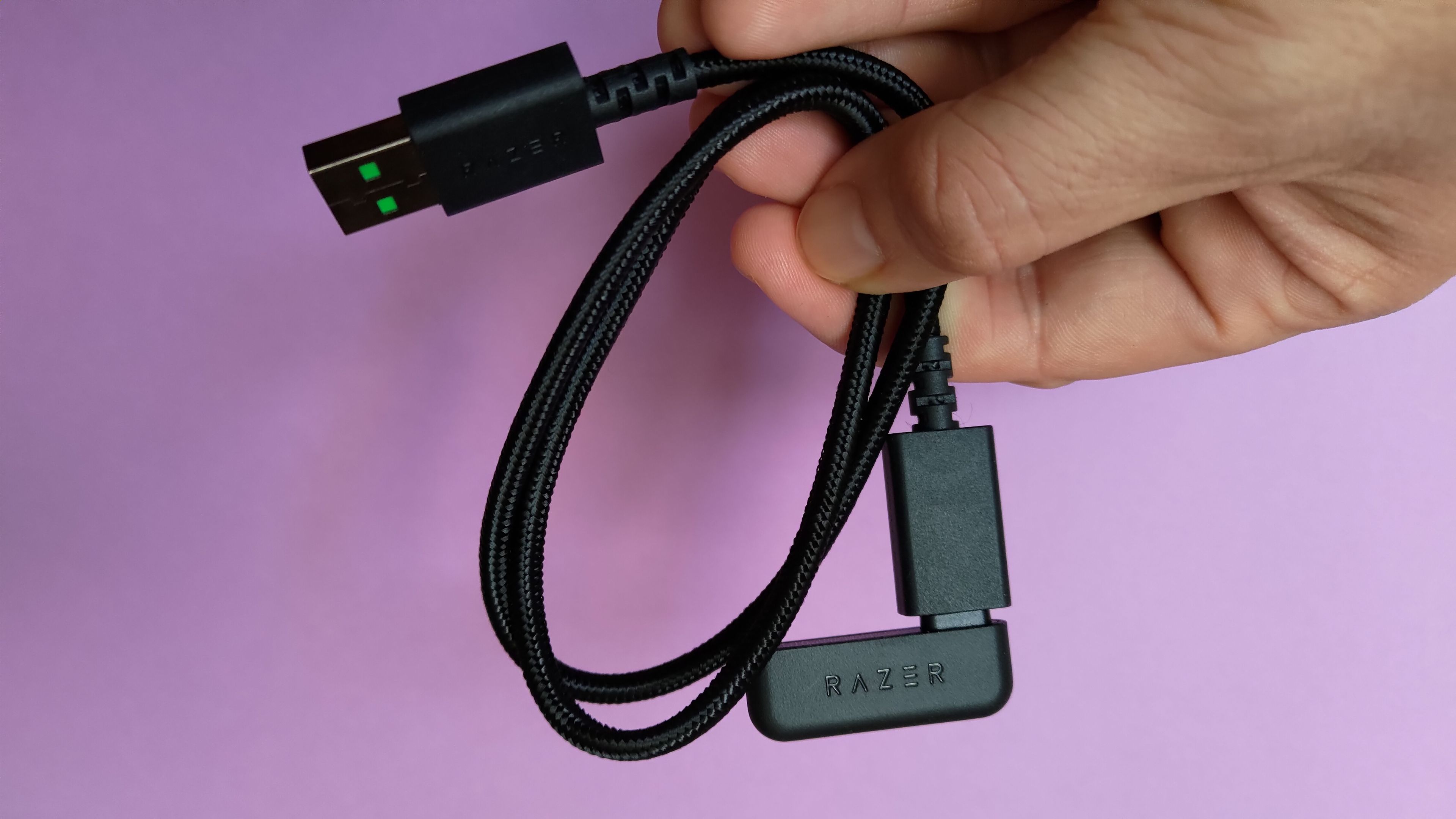 Razer Hammerhead Pro Hyperspeed - conector Hyperspeed con cable