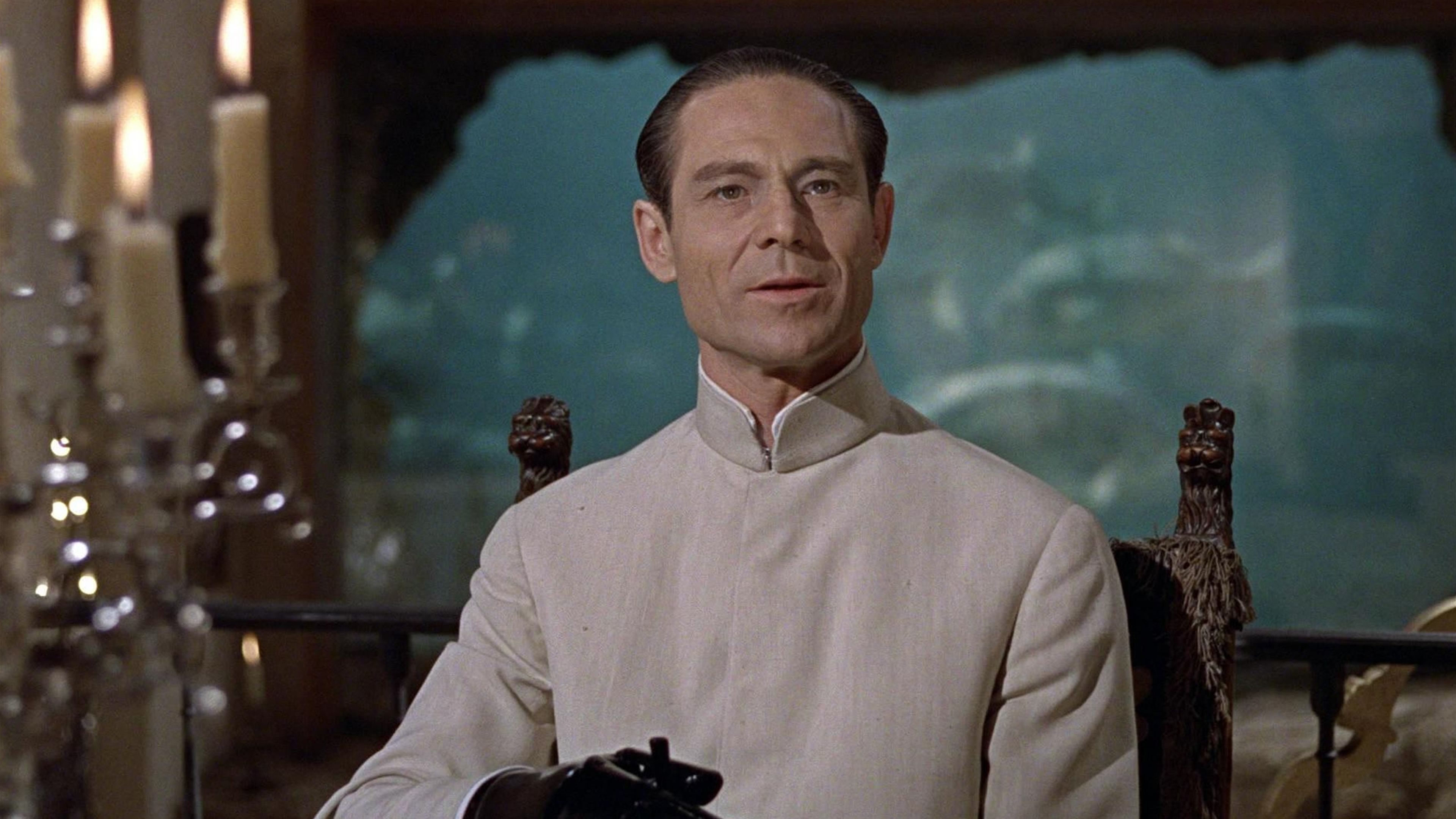 Agente 007 contra el Dr. No (1962) - Doctor Julius No (Joseph Wiseman)
