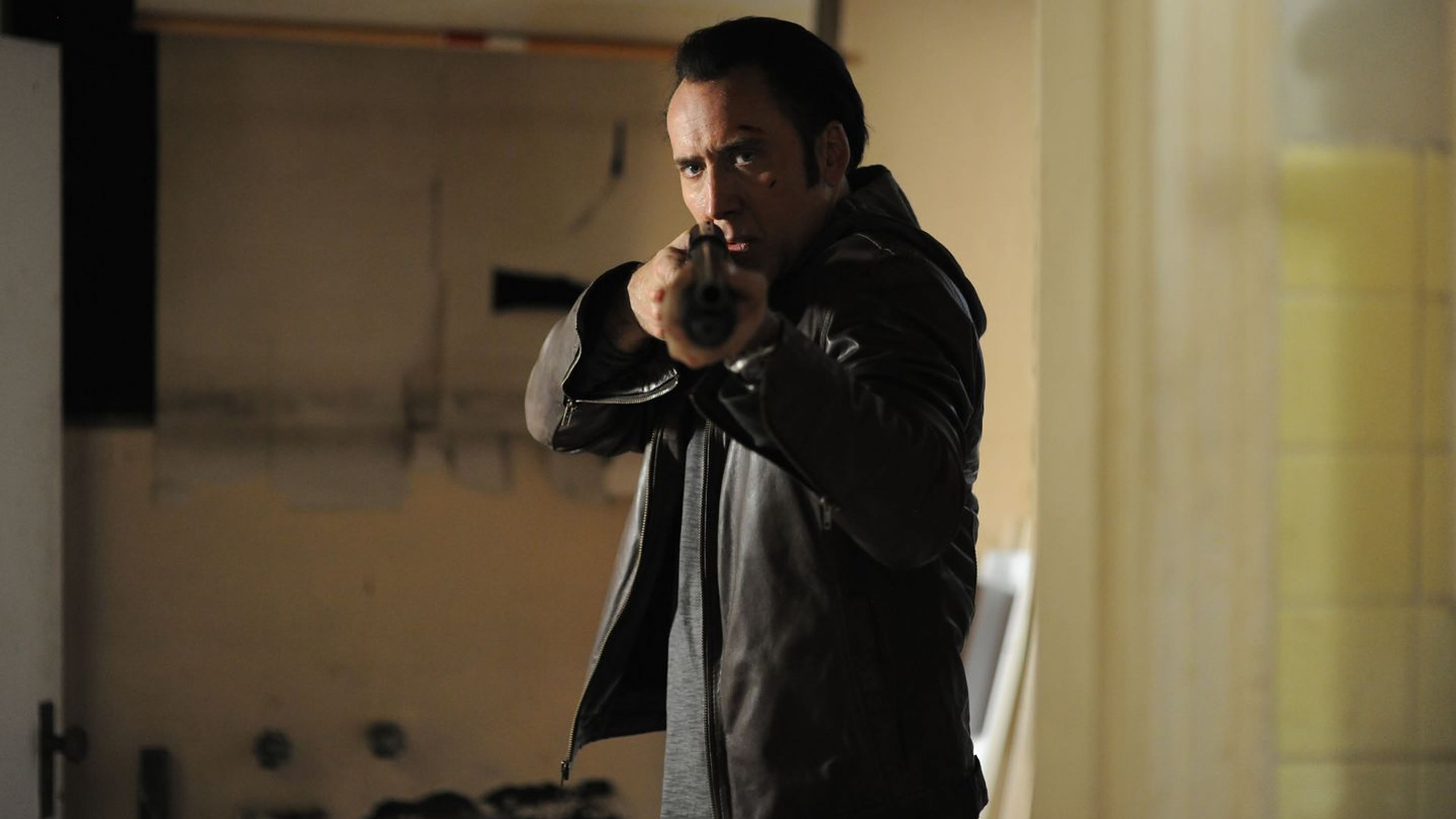 Tokarev (2914) - Paul Maguire (Nicolas Cage)