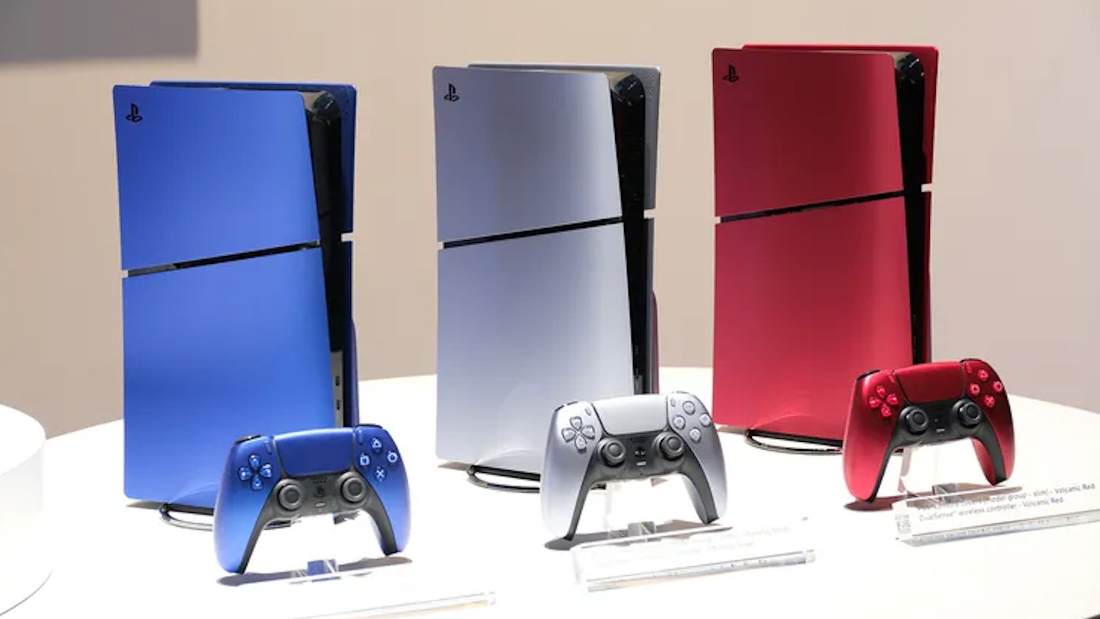 Primer vistazo a las primeras carcasas de colores para PS5 Slim