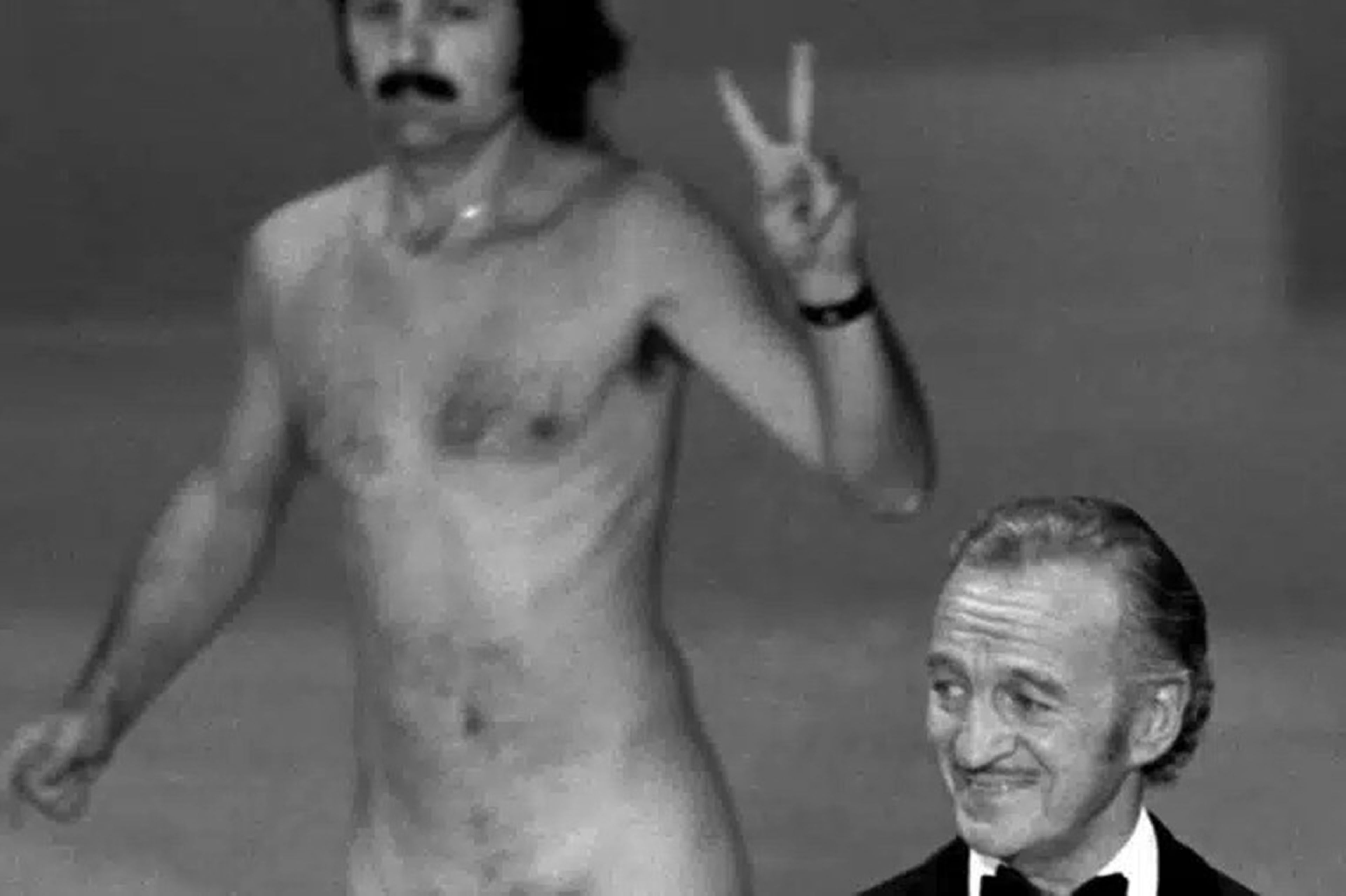 Un hombre desnudo aparece en los Óscar