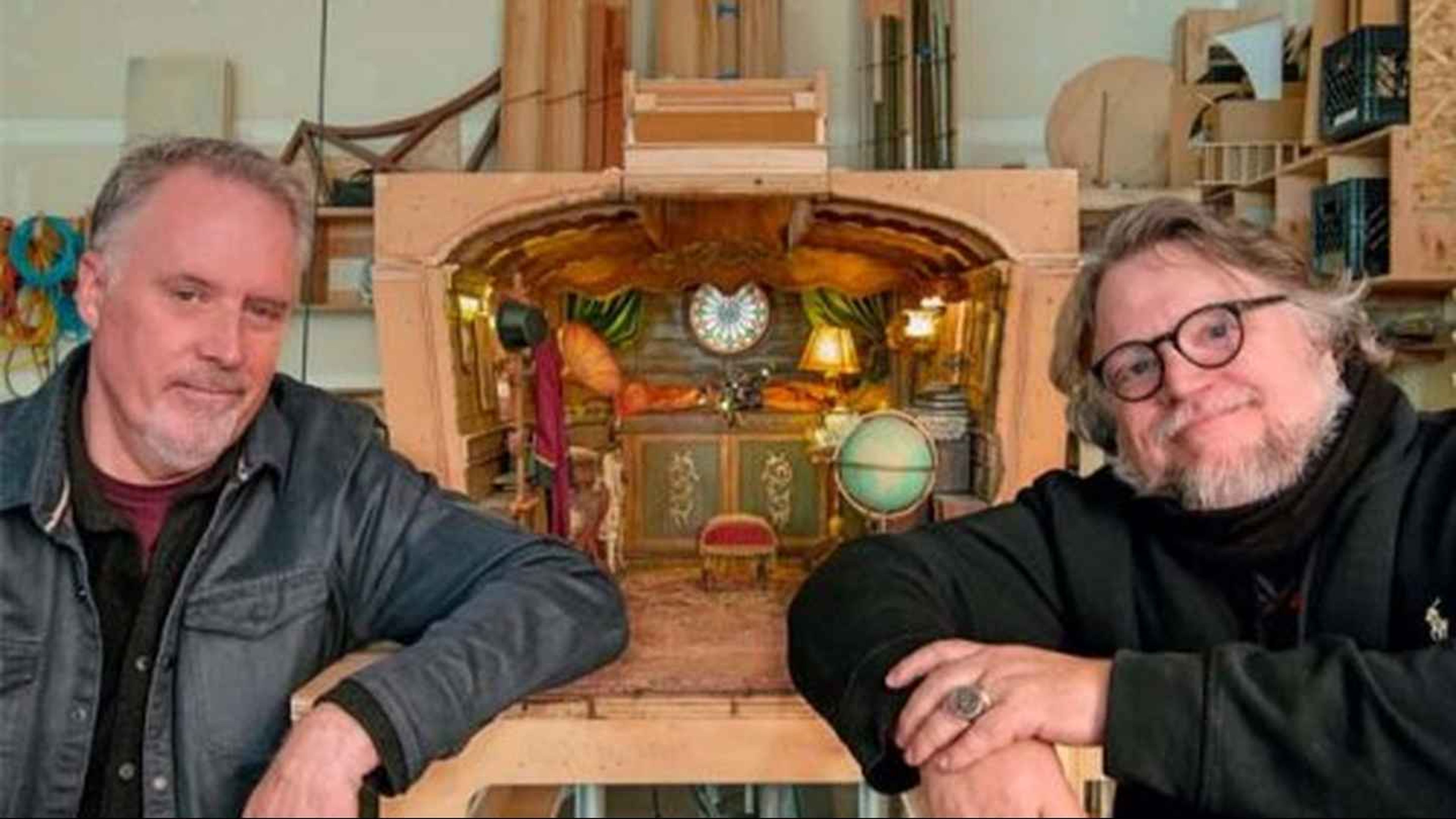 Mark Gustafson y Guillermo del Toro 