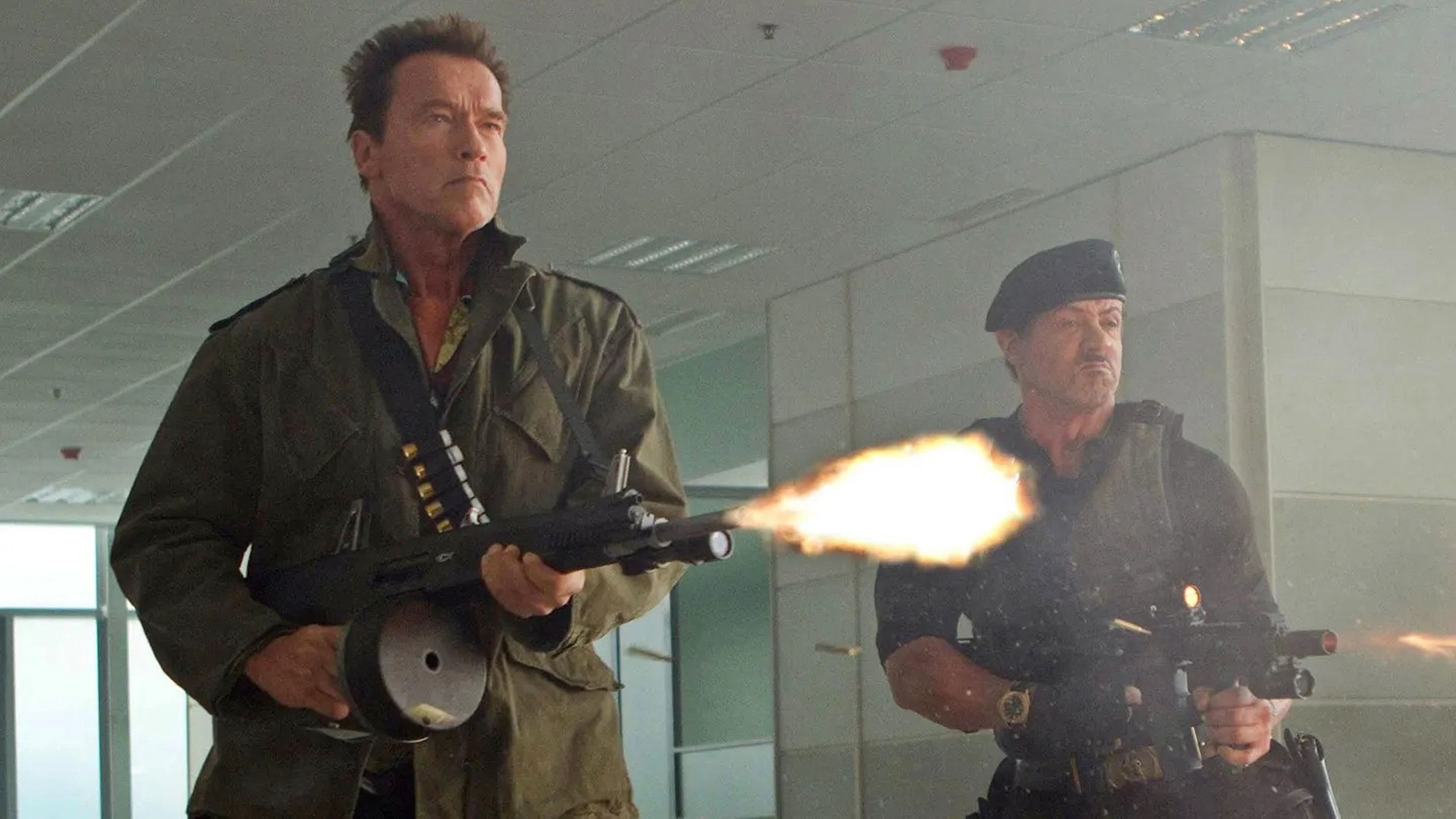 Arnold Schwarzenegger y Sylvester Stallone en la saga de Los mercenarios