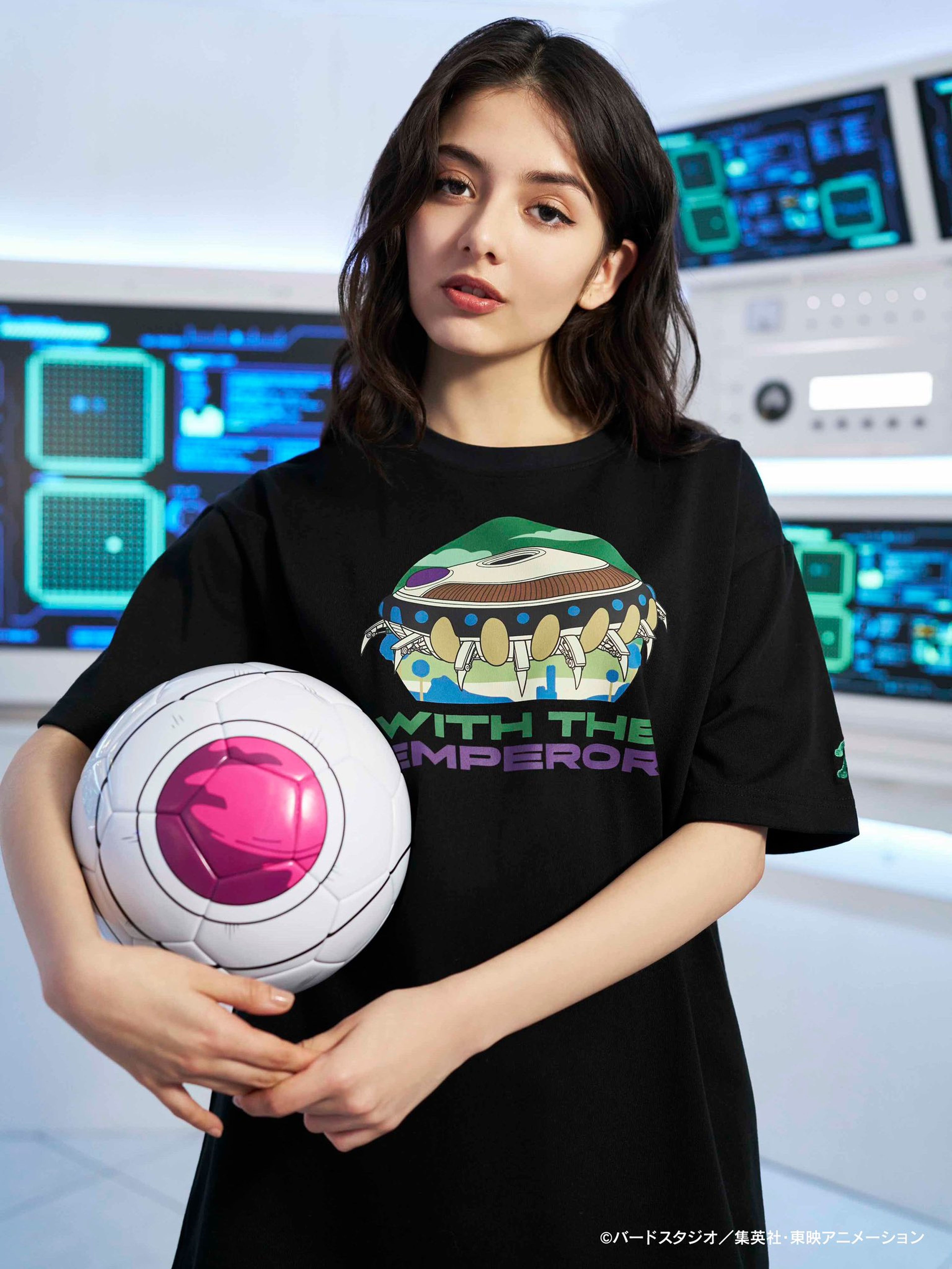 Peace and After presenta su nueva colección de ropa de Dragon Ball y un balón de fútbol convertido en una nave saiyan