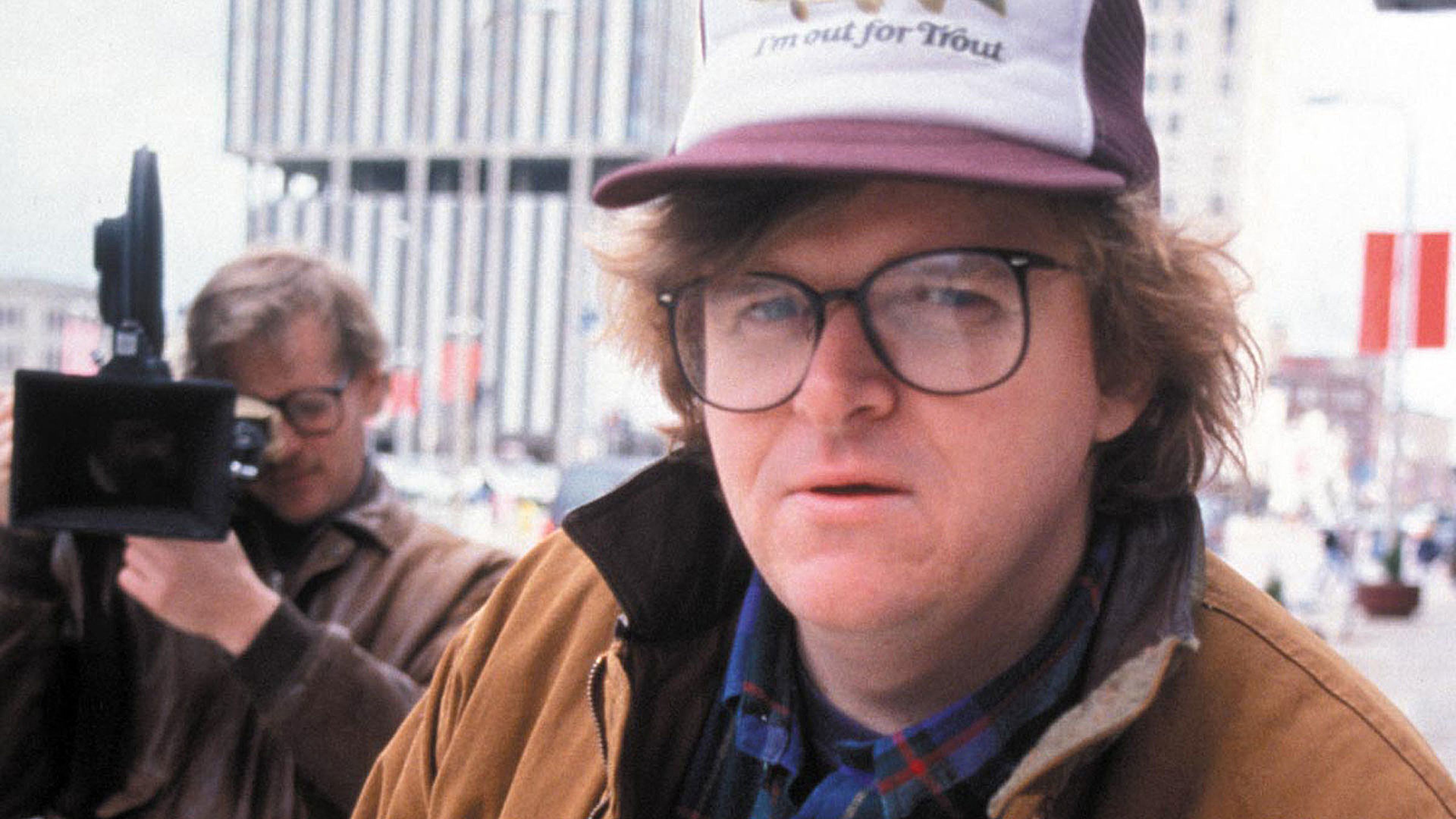 Michael Moore en Roger y yo (1989)