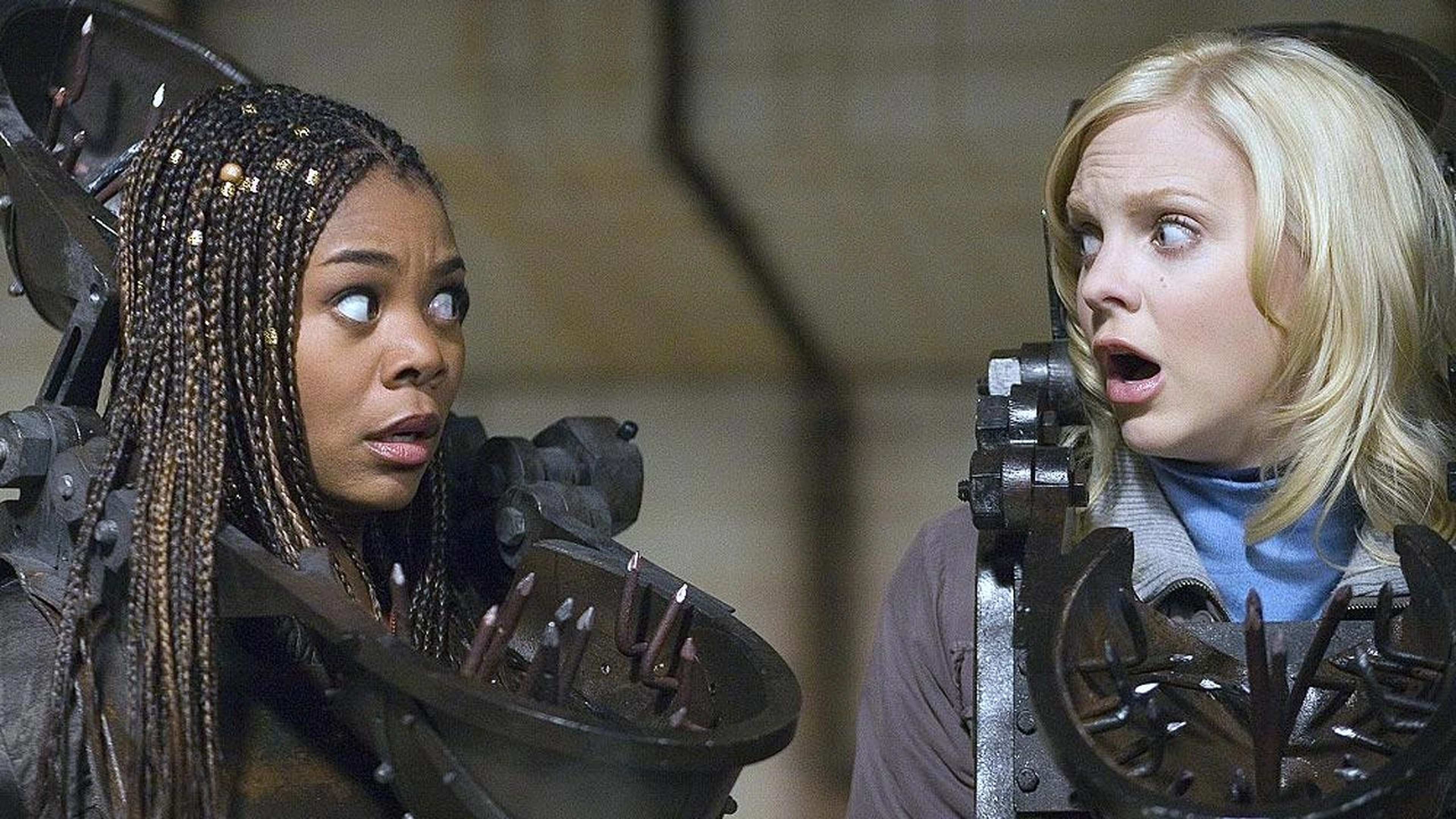 Scary Movie 3, Anna Faris y Regina Hall