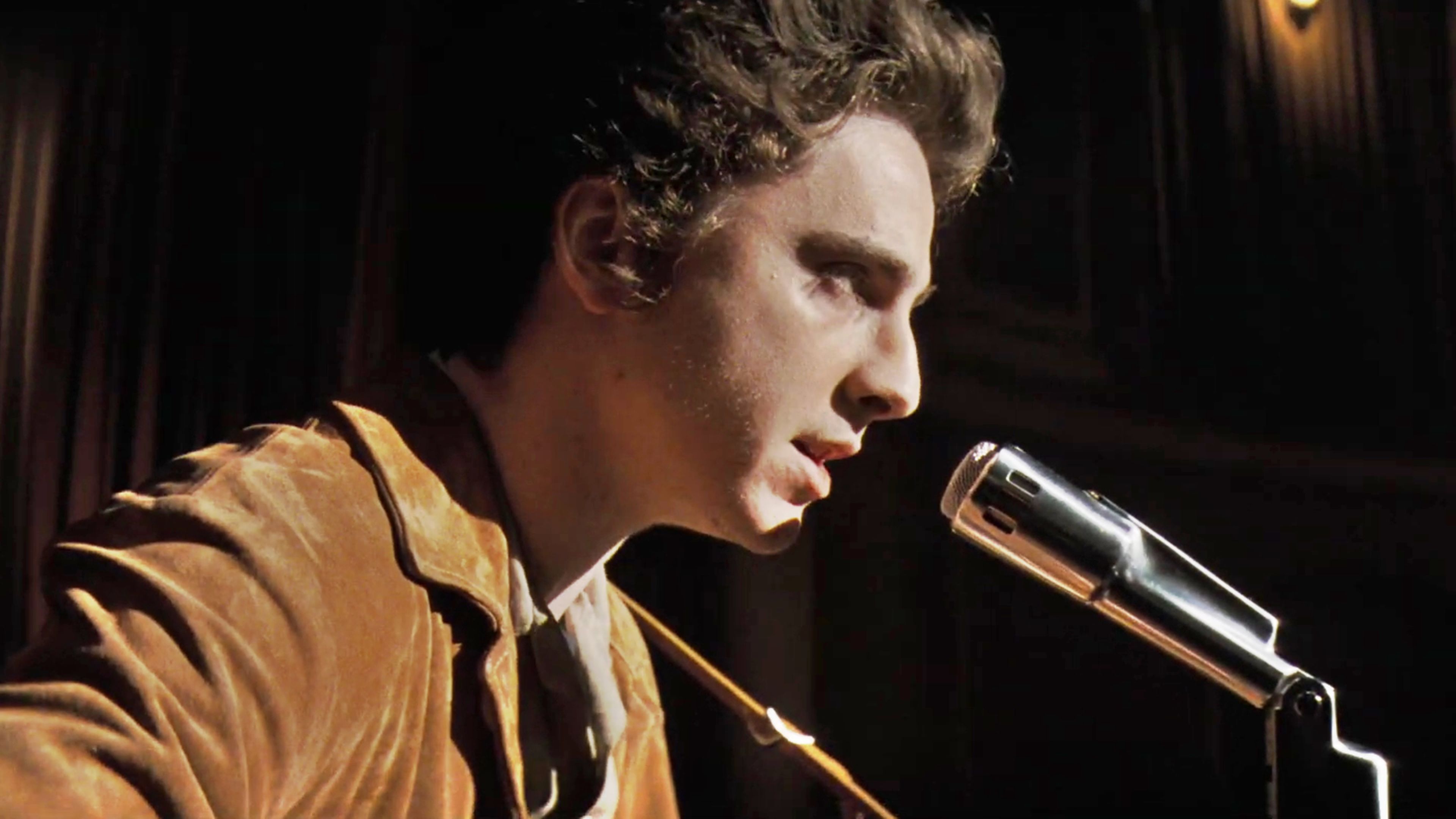 Timothée Chalamet es Bob Dylan en A Complete Unknown