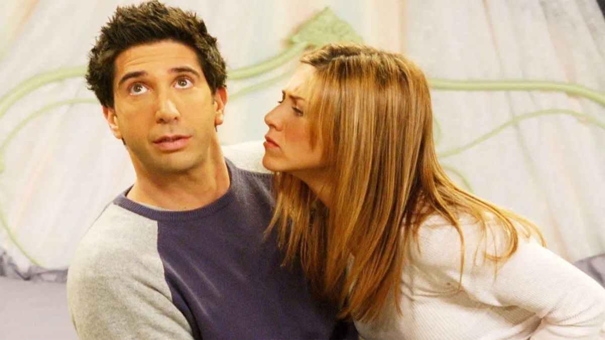 Jennifer Aniston hace de Rachel en la vida real: la actriz "protege" a David Schwimmer de su nueva novia