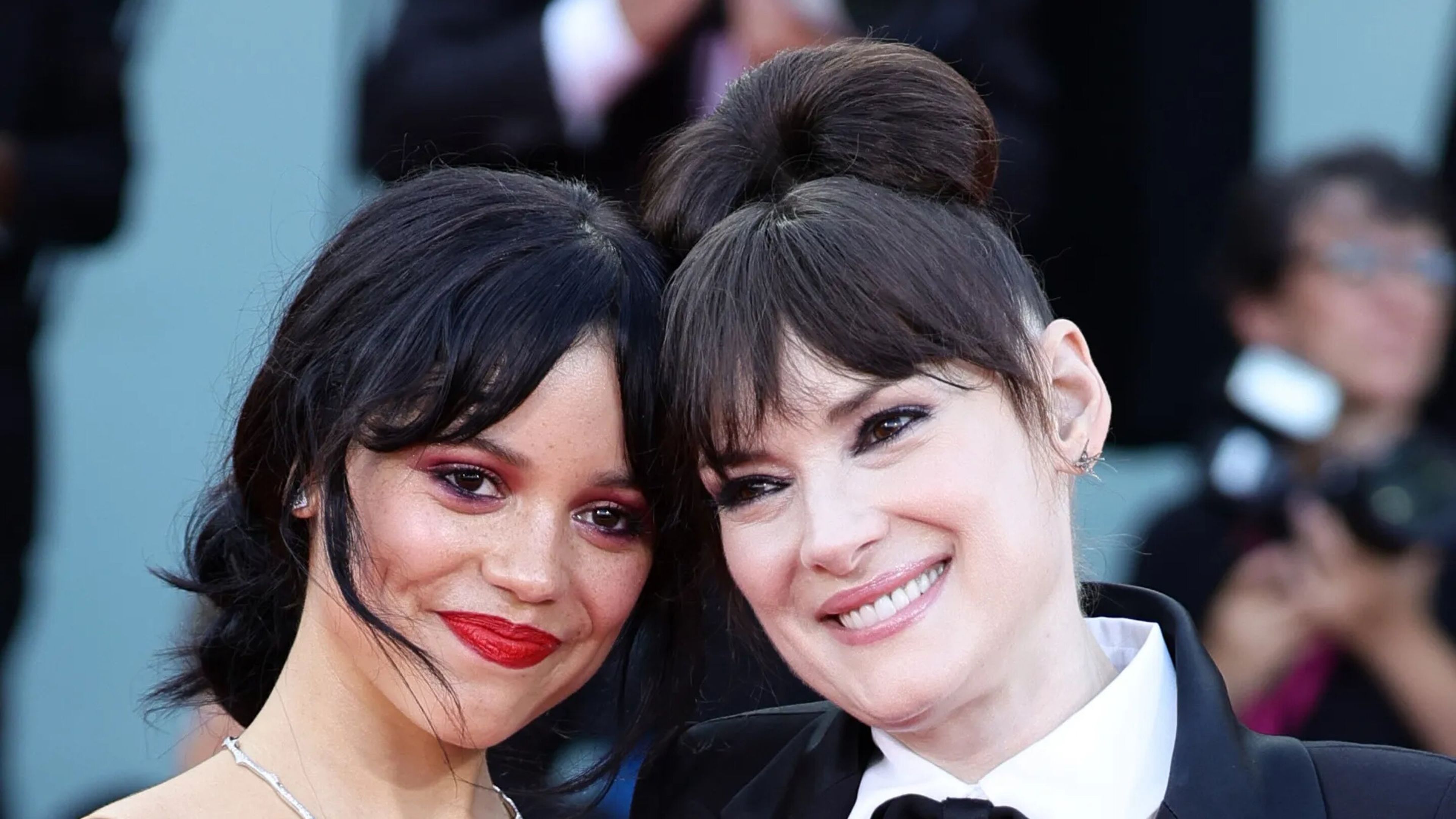 Jenna Ortega confiesa que le encantaría trabajar con Winona Ryder en la temporada 2 de Miércoles 