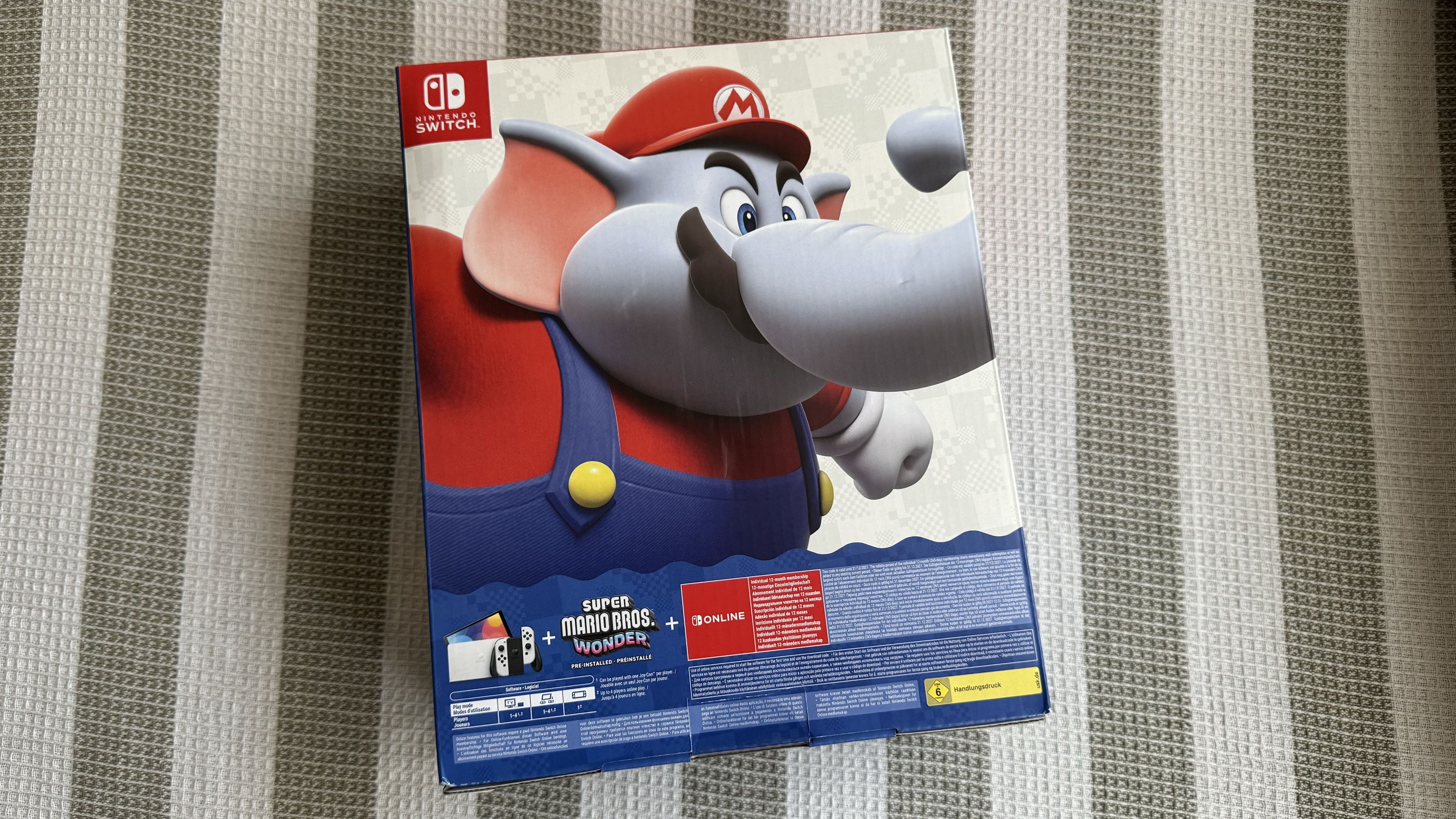 Pack Nintendo Switch OLED + Super Mario Bros. Wonder + Suscripción individual a Nintendo Switch Online