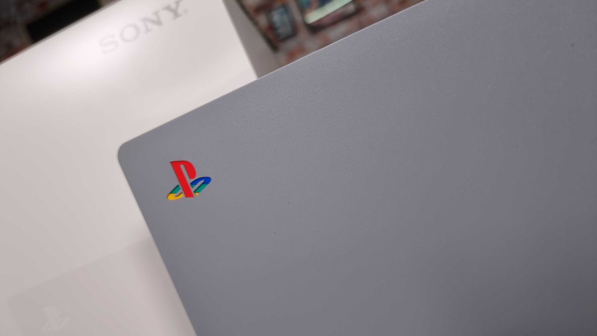 PS5 Digital 30 aniversario y sus accesorios vuelven a estar disponibles con nuevo stock limitado en PlayStation Direct solo hoy