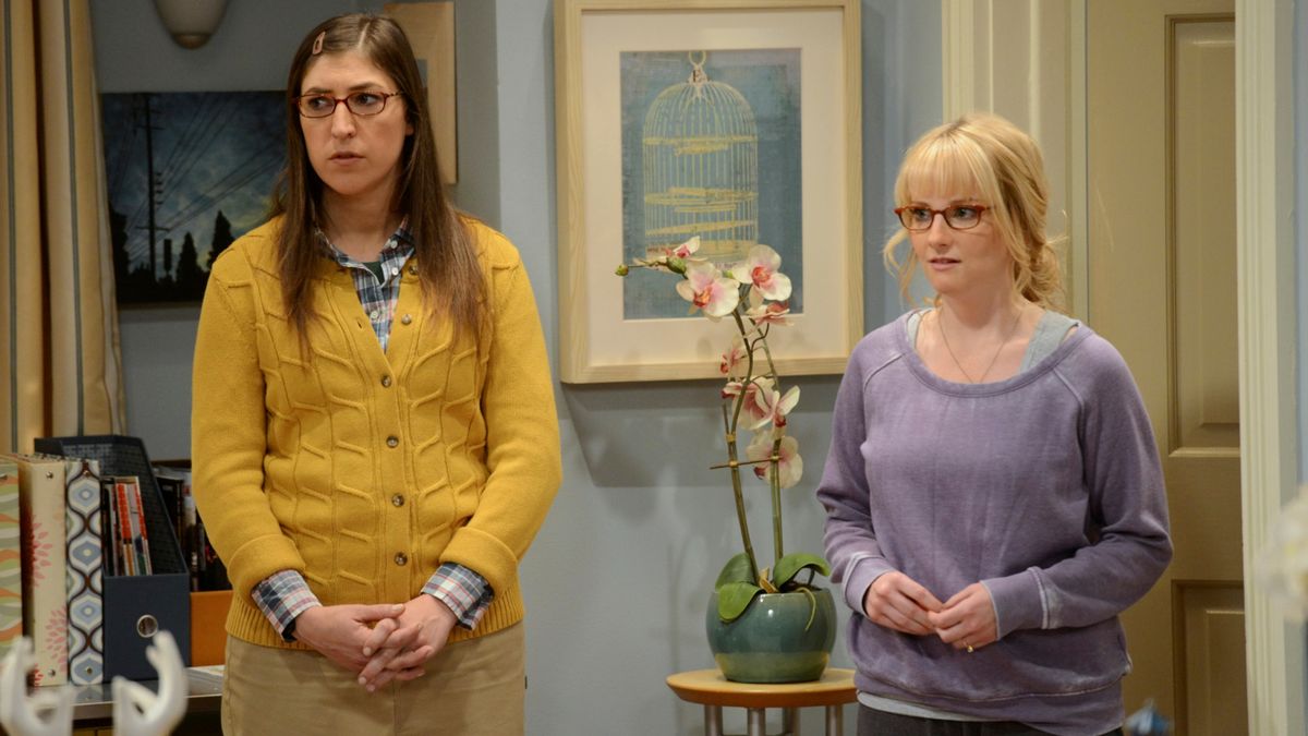 Mayim Bialik estaría "súper feliz" con un revival de The Big Bang Theory tras su reencuentro con Melissa Rauch