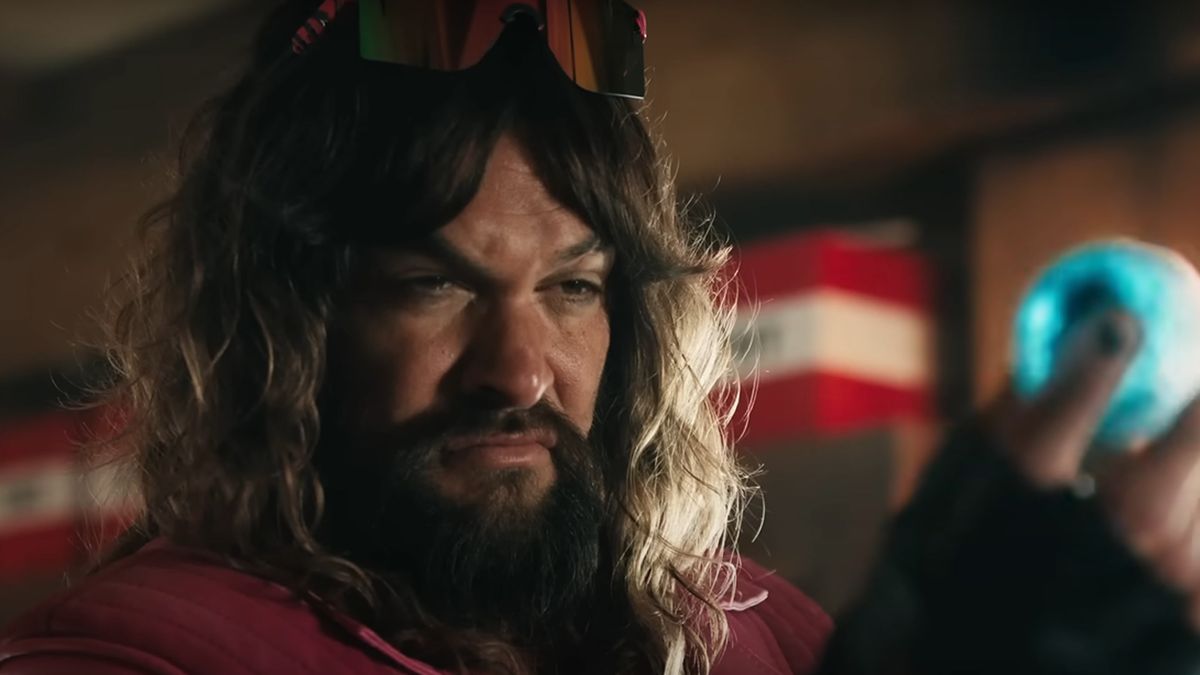 Jason Momoa acapara el protagonismo (y los problemas) en el nuevo tráiler de Una película de Minecraft