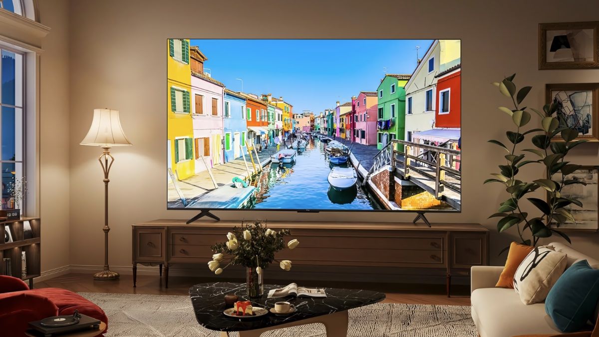 Amazon pone patas arriba su tienda: vende una TV QLED Pro tamaño XXL a precio ridículo