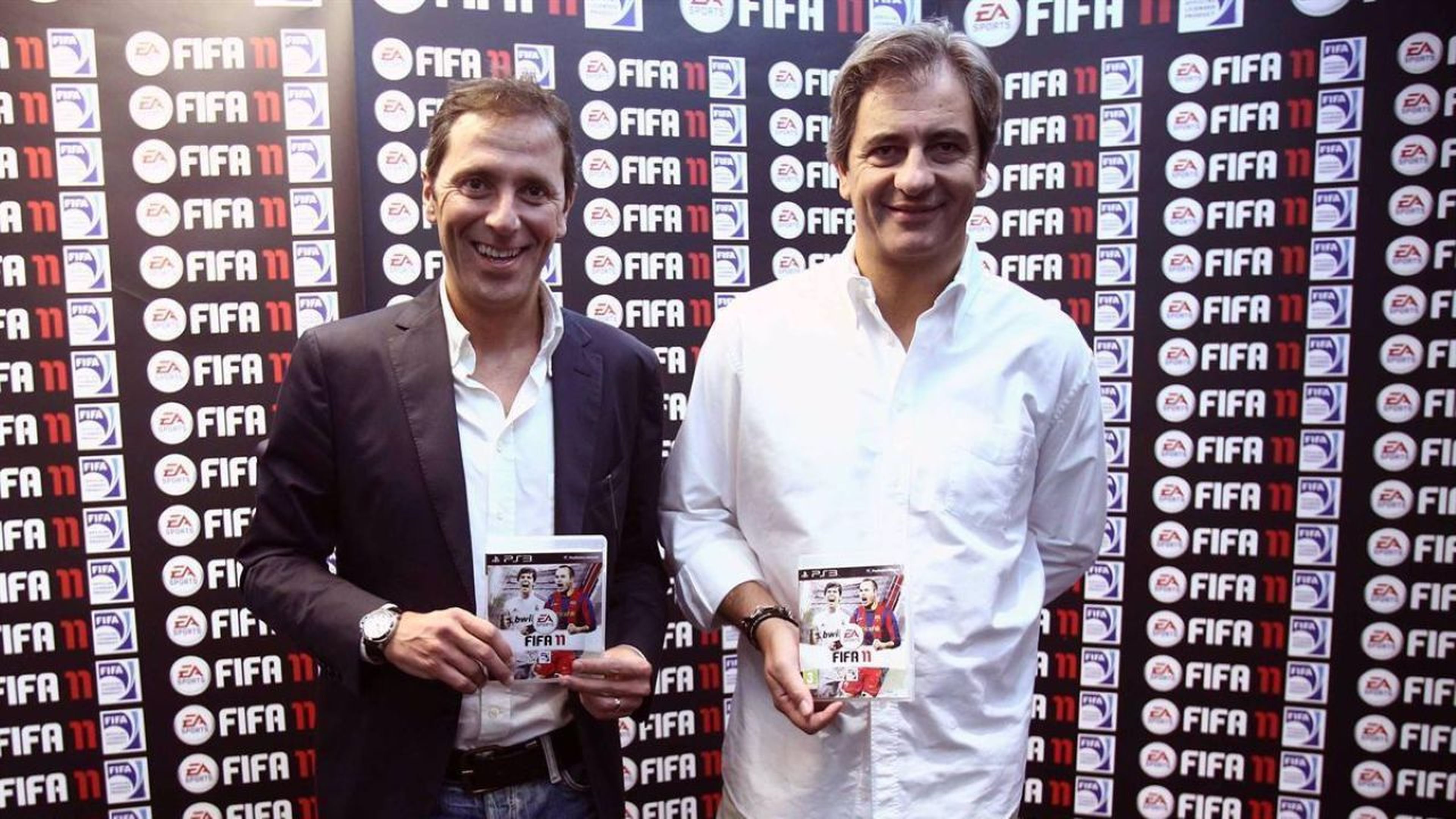 Manolo Lama y Paco González presentando FIFA 11 en España
