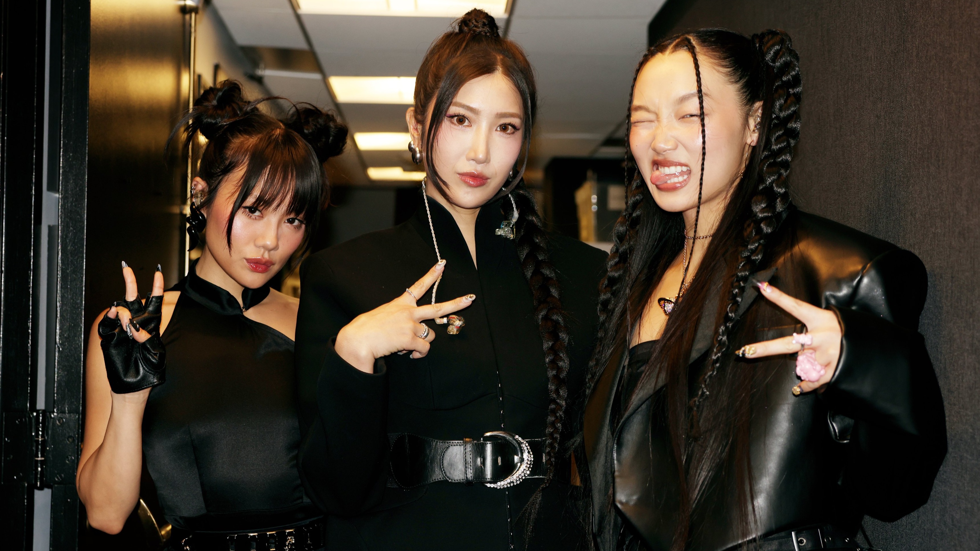 Las cantantes reales de Las guerreras k-pop se cuelan por sorpresa en el  último sketch de SNL junto con Bad Bunny