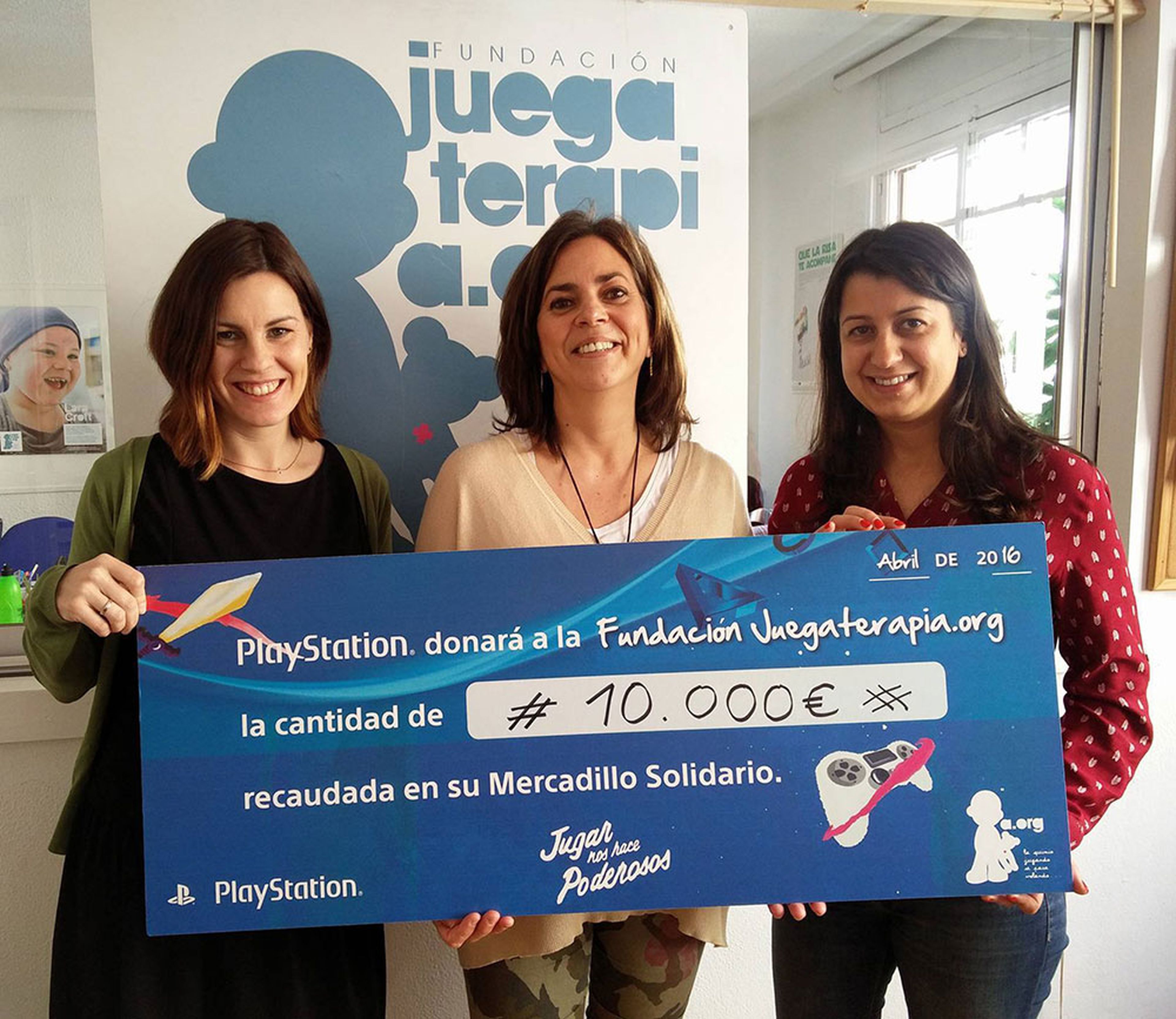 SCE España también ha entregado otro cheque con el mismo valor a la Fundación Juegaterapia.