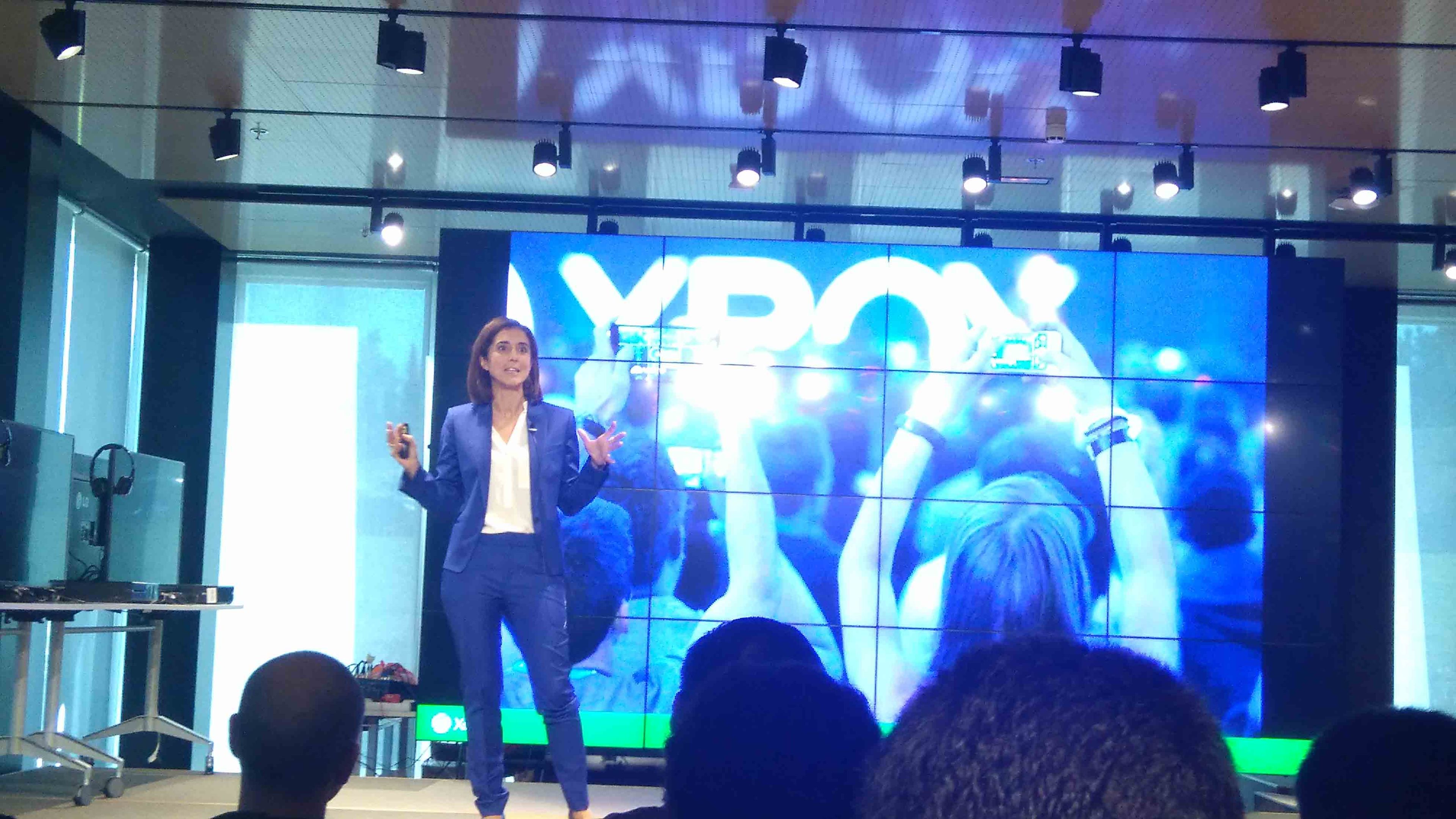 Pilar López, Presidente de Microsoft Ibérica, dedicó palabras de agradecimiento a los más de 54 millones de usuarios de Xbox Live.