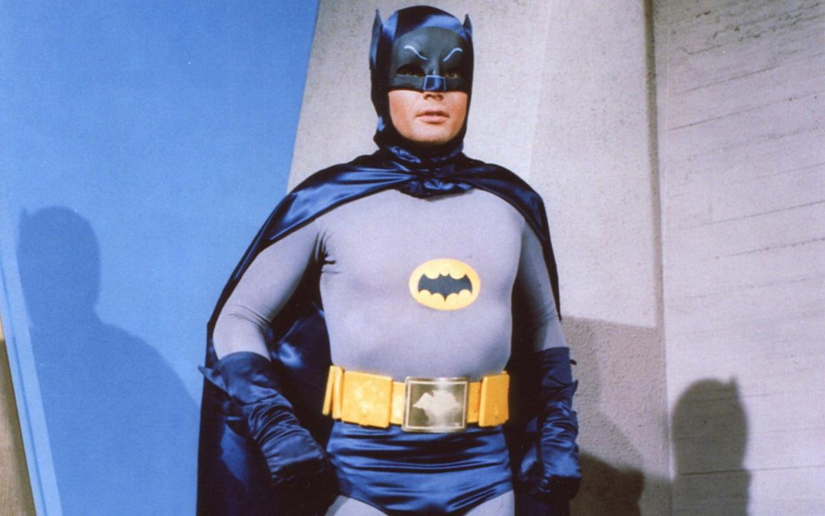 Adam West El Primer Batman Fuera De Los Cómics Hubiese Cumplido Hoy
