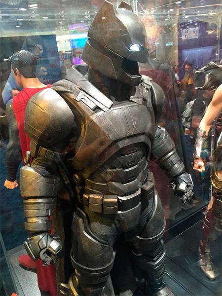 Batman v Superman: detalles de la armadura táctica de Batman de la Comic  Con | Hobbyconsolas