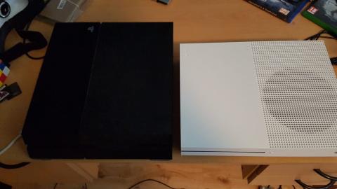 Xbox One S vs PS4 Xbox One S vs PS4