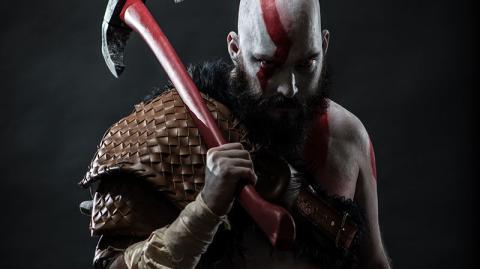 Cosplay de Kratos en God of War para PS4