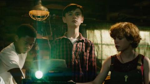 IT (Eso): analizamos todas las referencias culturales del filme Club de los perdedores, Sophia Lillis, Jaeden Lieberher