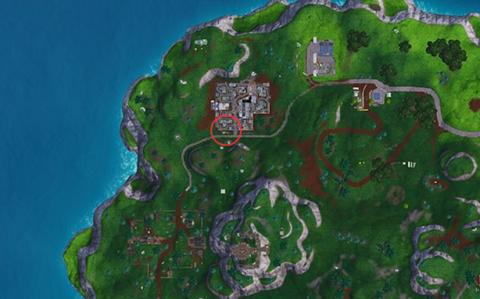 baila en lo alto de una cabeza de perro de metal gigante Fortnite semana 9 temporada 7 donde está la cabeza de perro fortnite