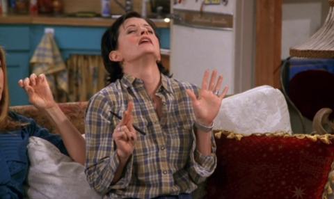 Friends - Monica enseñando las zonas erógenas a Chandler