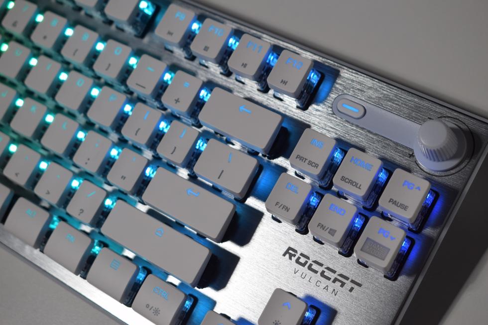 Roccat Vulcan TKL Pro White, competición corre este teclado mecánico | Hobbyconsolas