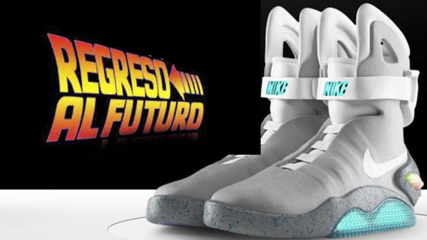 Aviación ensalada constante Regreso al futuro: Michael J. Fox se prueba las Nike Air MAG que salen a la  venta en 2016 | Hobbyconsolas