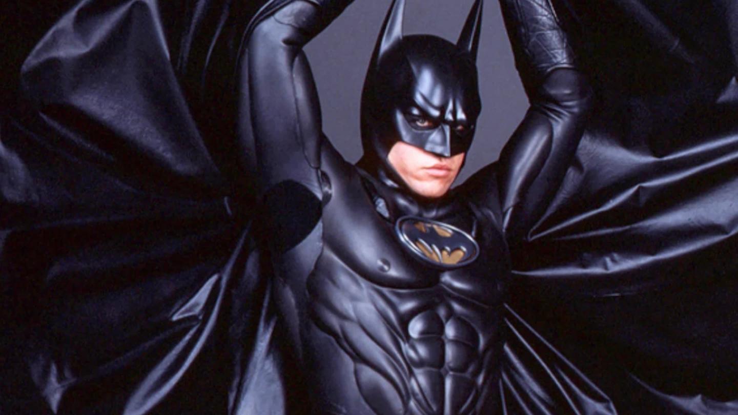 El diseñador del bat-traje de Batman Forever explica la decisión de incluir  las polémicas pezoneras | Hobbyconsolas