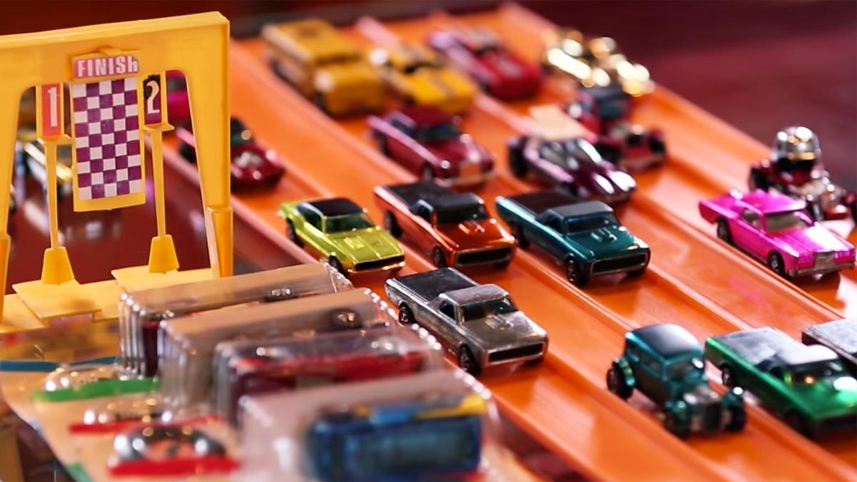 Hot Wheels Increíble carrera de coches a cámara superlenta