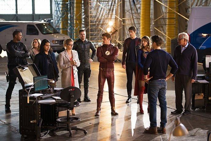 Invasion - Primer episodio del mega-crossover: Arrow, Supergirl, Flash y Legends of Tomorrow Invasion - Primer episodio del mega-crossover: Arrow, Supergirl, Flash y Legends of Tomorrow